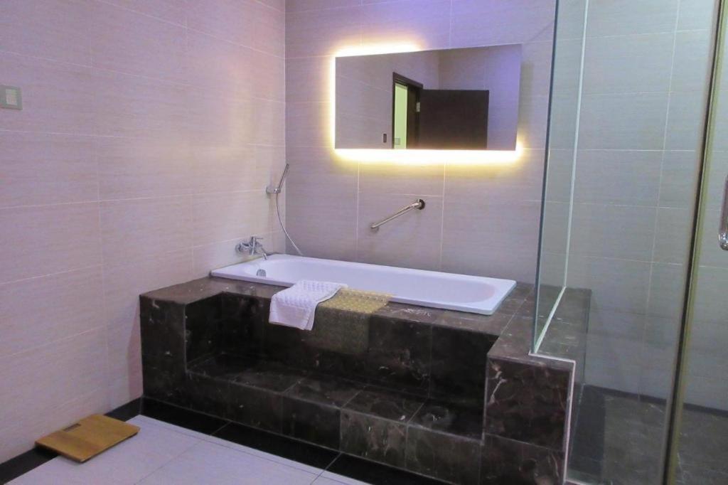 Hotel Aifa Лабуан Экстерьер фото